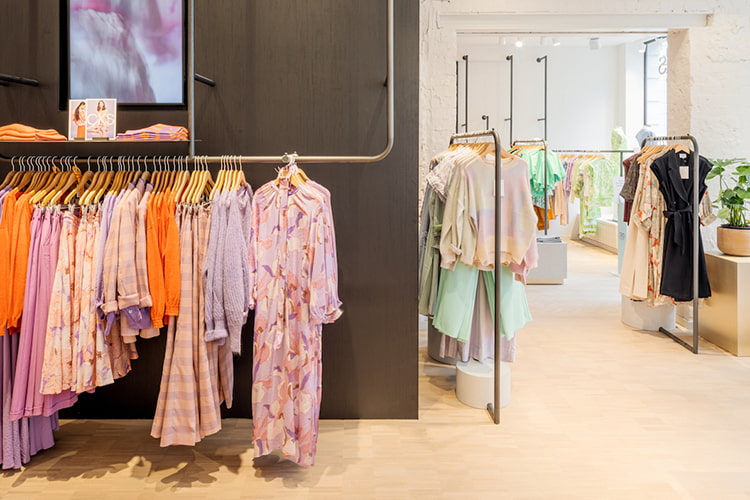 Clicwall wall panels in retail